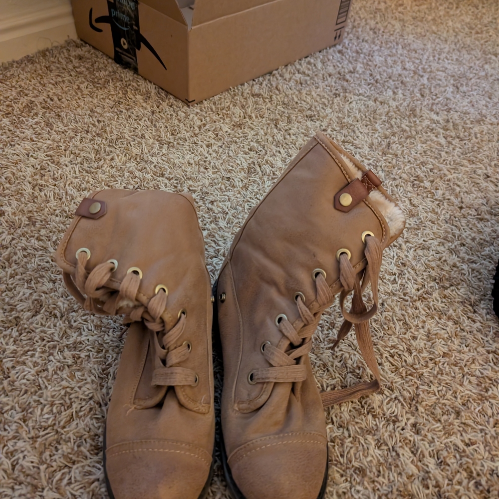 Roxy Tan Lace-Up Boots with White Trim - Picture 2 of 2